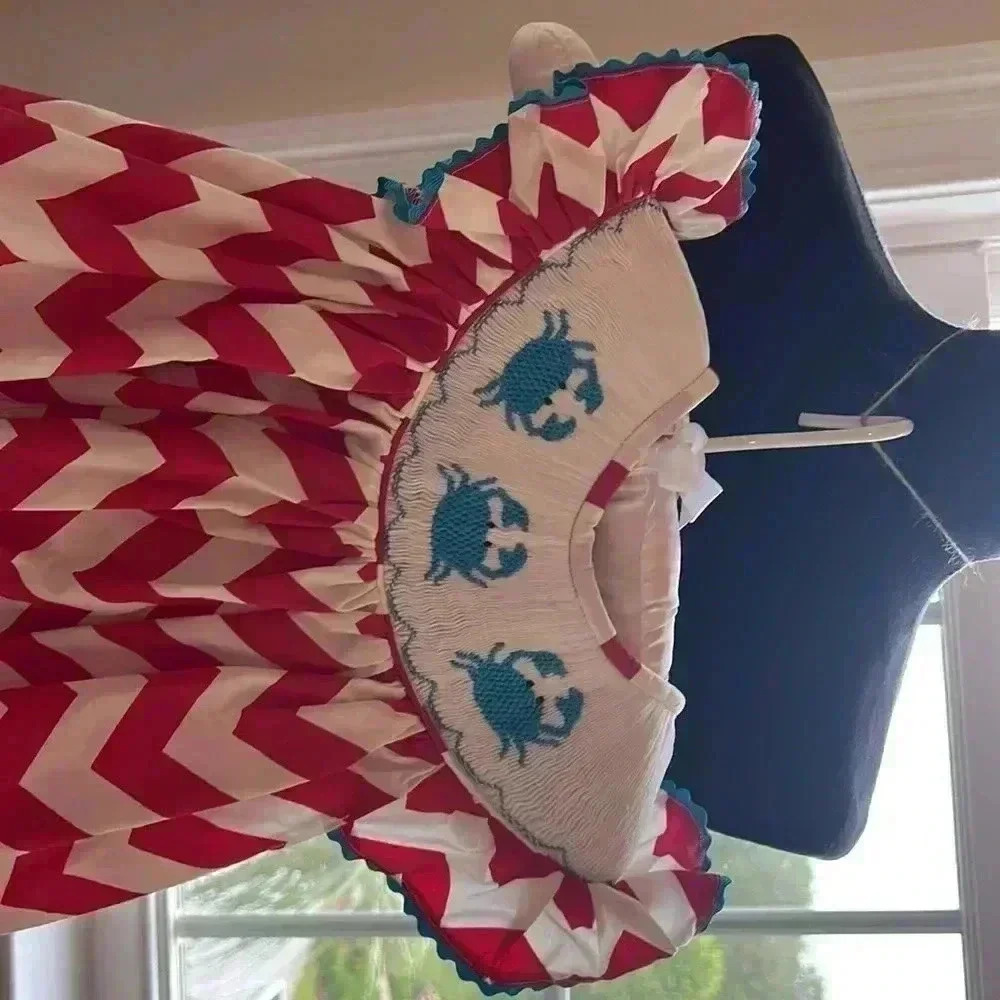 GIRLS RUFFLE SMOCKED DRESS SIZE 4 - Picture 2 of 7